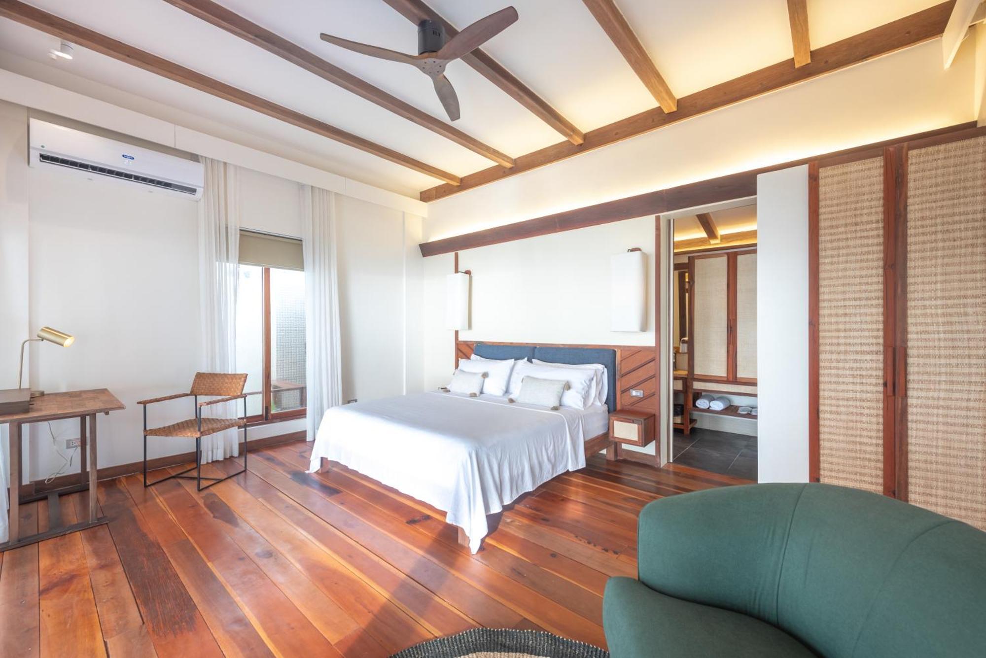 L'Osteria Luxe Beachfront B&B เจเนอรัลลูนา ภายนอก รูปภาพ