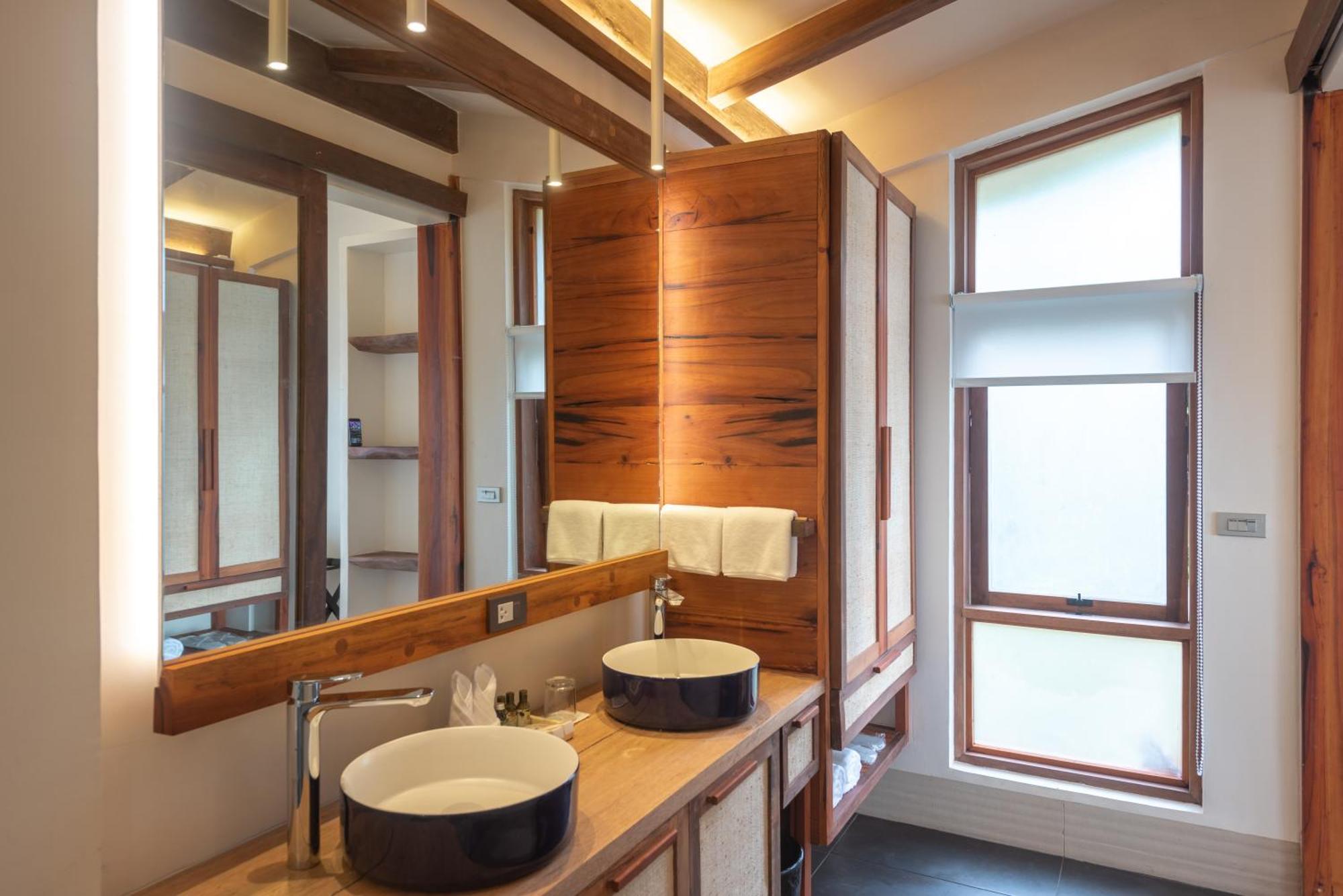 L'Osteria Luxe Beachfront B&B เจเนอรัลลูนา ภายนอก รูปภาพ